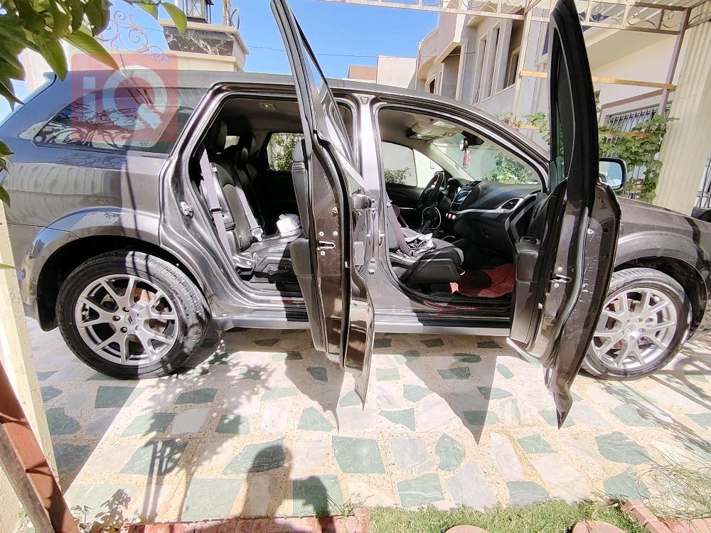 دودج جورني